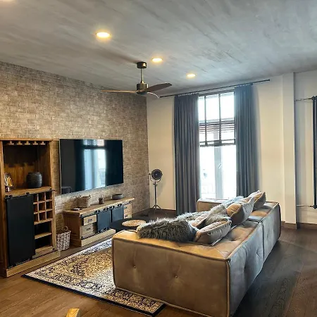Gold Star Capital Square 2 Apartman *