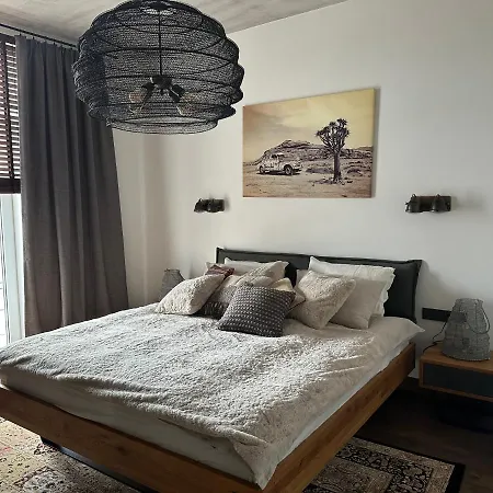 Gold Star Capital Square 2 Apartman *